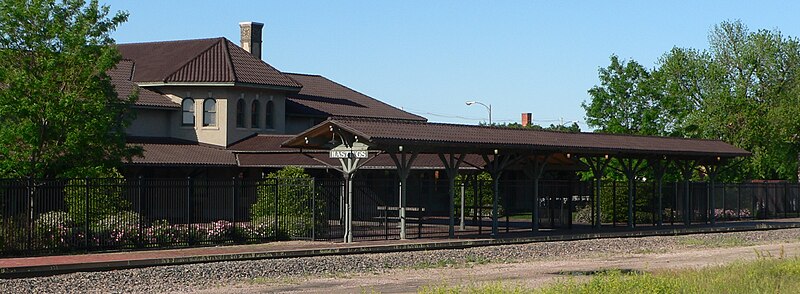 File:Burlington Station (Hastings, Nebraska) shelter 2.JPG