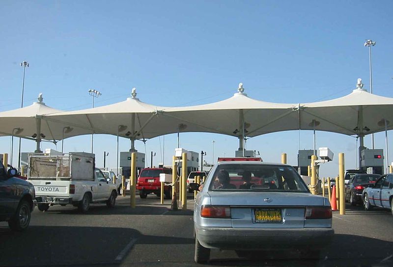 File Calexico East Border Inspection  panoramio jpg 