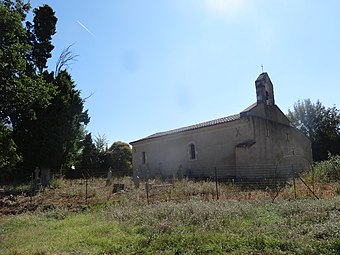 La chapelle Saint-Lary et son cimetière désaffecté.