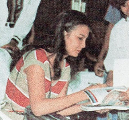 Fail:Christine_Hakim_signing_autographs,_Festival_Film_Indonesia_(1982),_1983,_p54_(crop).jpg