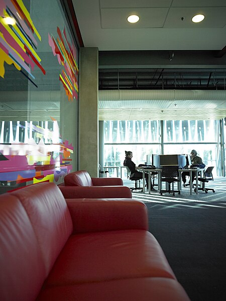 File:Computer lab inside the University of Waikato Student Centre.jpg