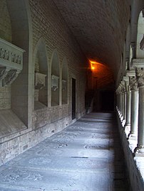 Català: Claustre. Español: Claustro. English: Cloister.