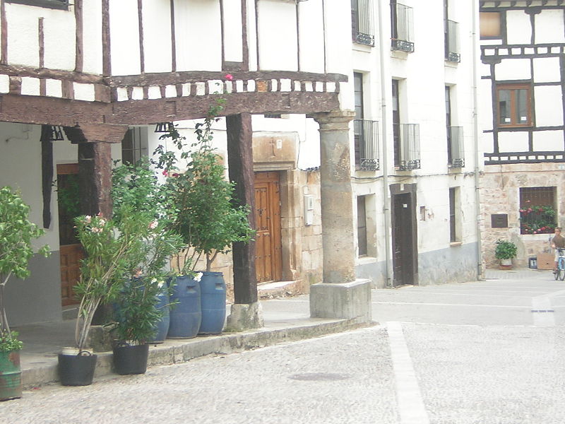 File:Covarrubias Villa de b.jpg