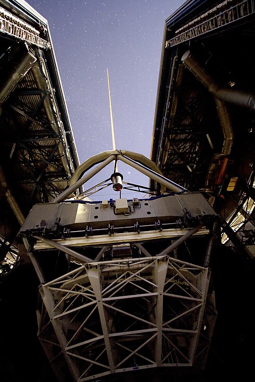 De UT4 van de Very Large Telescope creëert een laservolgster
