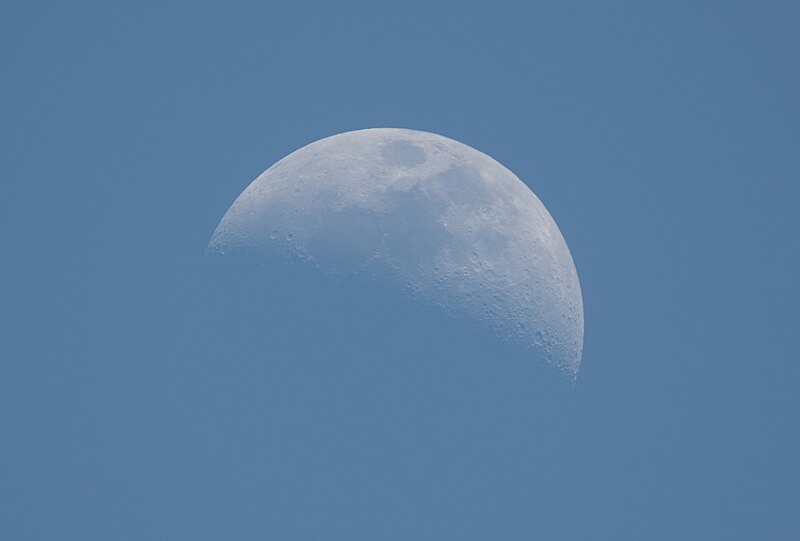 File:Crescent moon in daylight kottayam kerala india.jpg