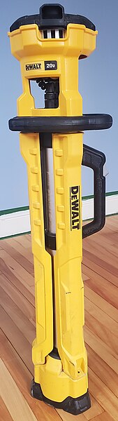 File:DeWalt - LED searchlight - 20 V - folded.jpg