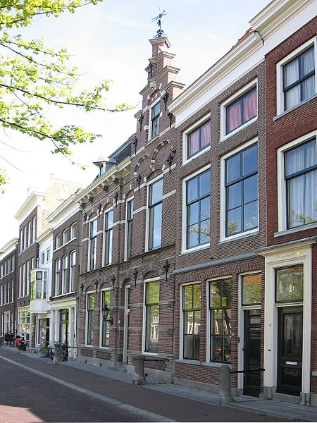 File:Delft - Noordeinde 18.jpg