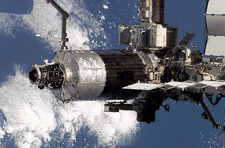 Tập_tin:Destiny_ISS_module_taken_by_STS-108.jpg