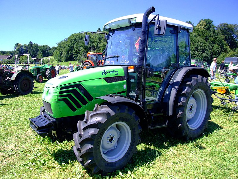 File:Deutz-Fahr Agroplus 67.JPG