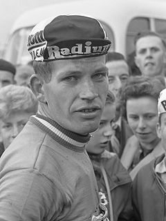 Dick Enthoven (cyclist) Dutch cyclist (1936–2021)