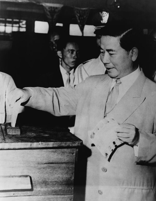 Ngô Đình Diệm during the voting.