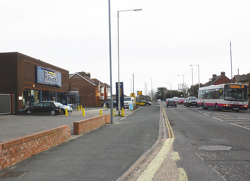 File:Dorchester Road, Weymouth - geograph.org.uk - 1735109.jpg