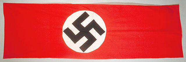 File:Drapeau nazi 0002093.JPG - Wikipedia