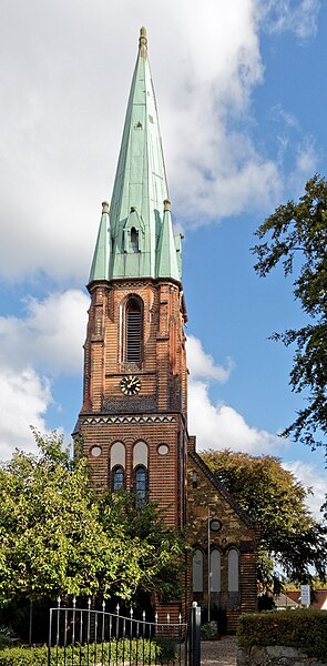 File:Dreifaltigkeitskirche (Schleswig-Friedrichsberg).jpg