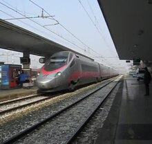 Dosar: ETR 600 care trece în gara Rovigo.ogv