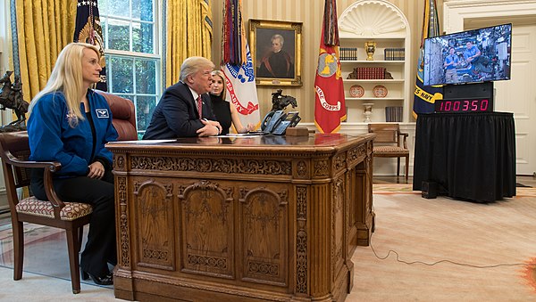 Resolute Desk Wikiwand