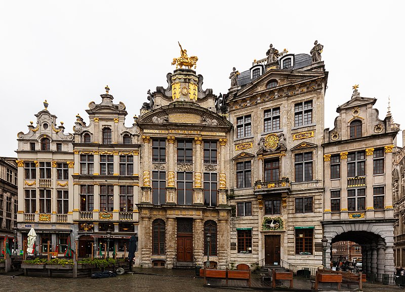 File:Edificios en la Grand-Place, Bruselas, Bélgica, 2021-12-15, DD 12.jpg