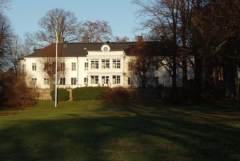 File:Elfvik mansion front.jpg