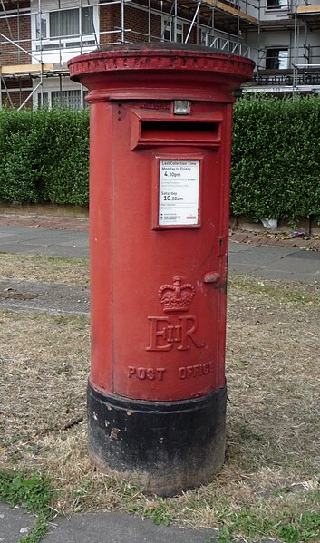 File:Elizabeth II postbox on Regent's Park Road (A598) - geograph.org.uk - 5119255.jpg