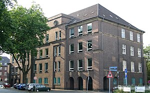 The C-building of the Elsa-Brändström-Gymnasium