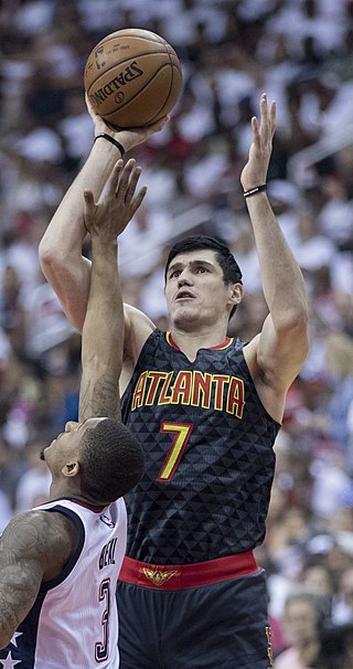 Fortune Salaire Mensuel de Ersan Ilyasova Combien gagne t il d argent ? 1 000,00 euros mensuels