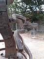 Escultura de ferro a Besalú, al costat del riu.