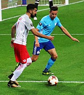 Thauvin (in blue) in action against Salzburg in September 2017 FC Salzburg versus Olympique Marseille (28. September 2017) 11.jpg