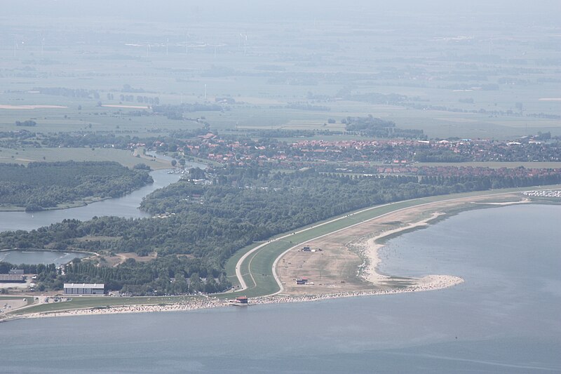 File:Flug Wilhelmshaven 2010 023.JPG