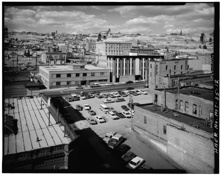 General view of Butte. The Federal Building (1904) is in the center background. - Butte Historic District, Bounded by Copper, Arizona, Mercury and Continental Streets, Butte, HAER MONT,47-BUT,1-12