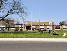 Glassboro Sekolah Tinggi Depan Entrance.jpg