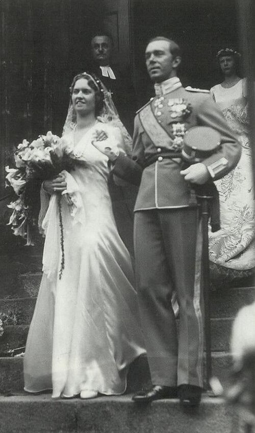 The bride and groom at their wedding on 20 October 1932.