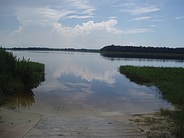 HALFMOON RAMP AND LAKE - panoramio.jpg