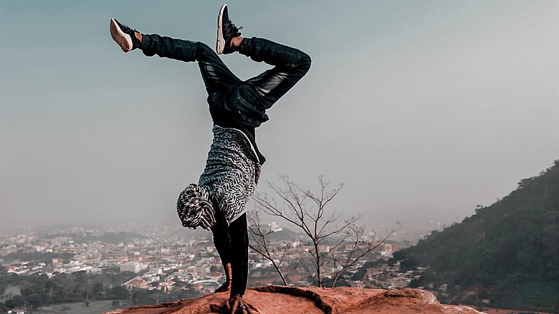 File:Handstand on the city.jpg