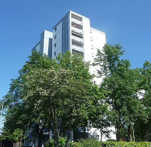 Hochhaus an der Weimarer Straße - panoramio