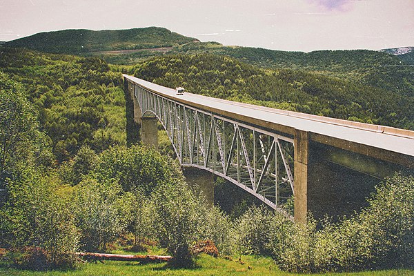 The Hoffstadt Creek Bridge on SR 504, located near the Toutle River Sediment Dam