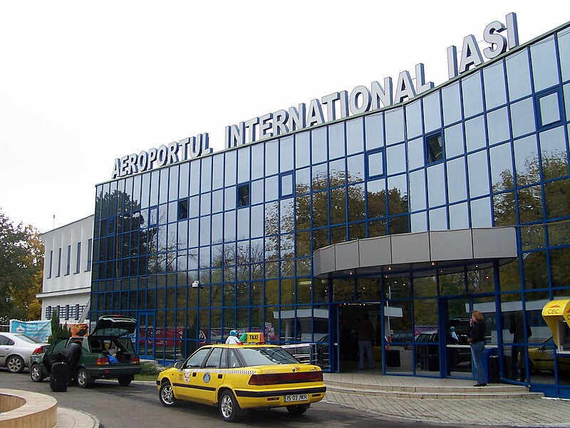 File:Iasi airport.cristibur.jpg