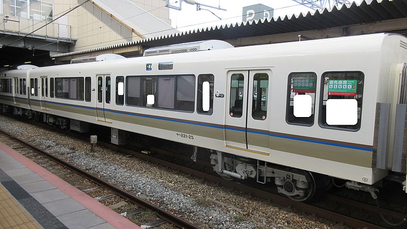 File:JRW Series 221 set A1 at Ōkubo station 04 - T22125.jpg