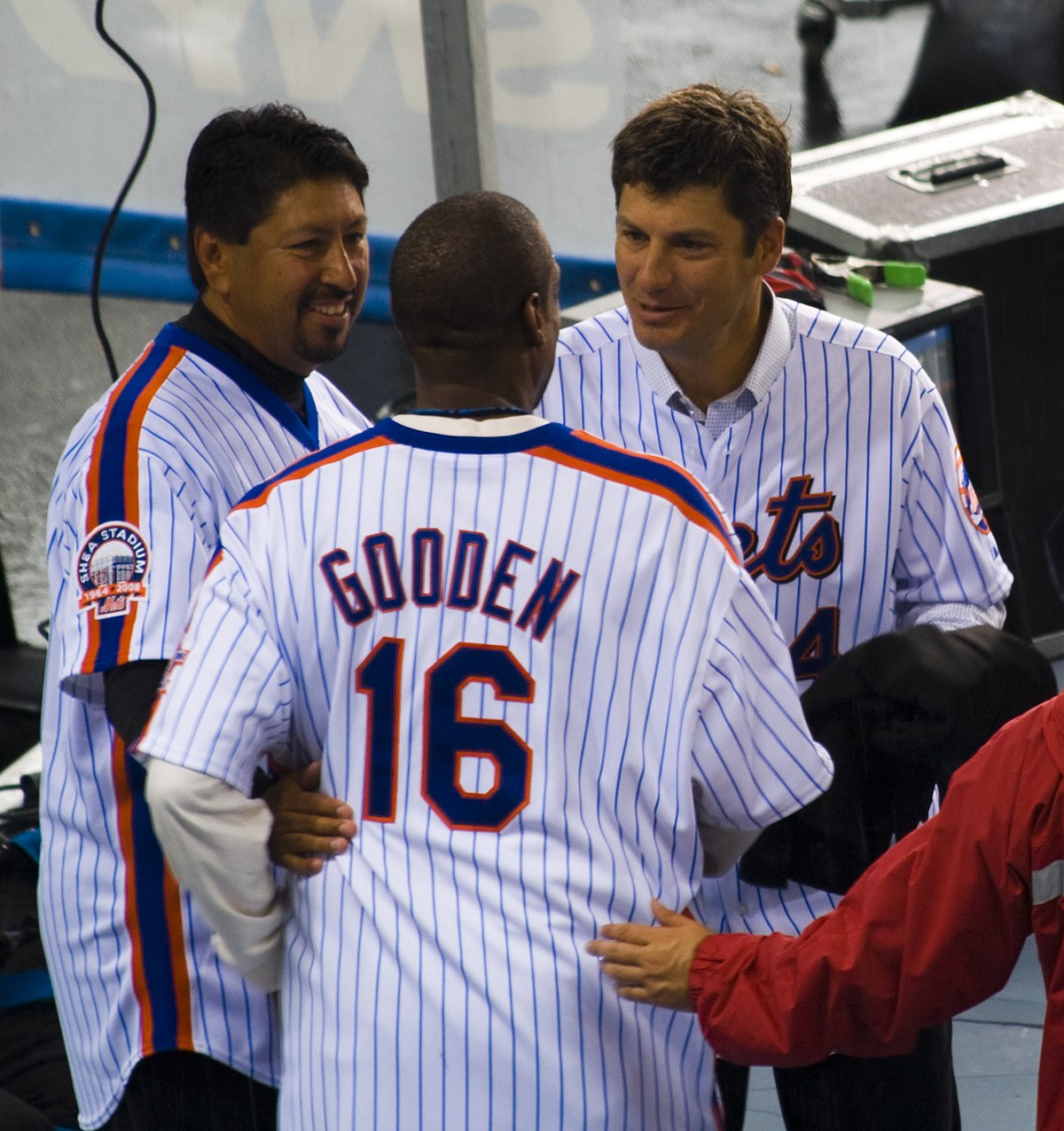 File:Jesse Orosco Dwight Gooden and Robin Ventura.jpg - Wikipedia