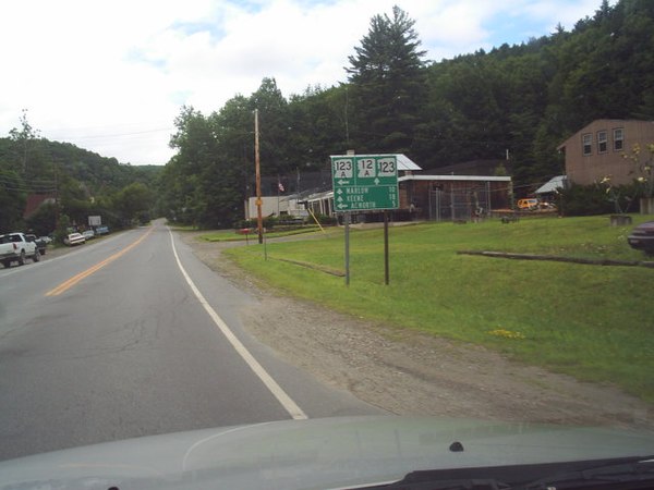 Signage near the western end of NH Route 123A's northern segment, as viewed from NH Routes 12A/123