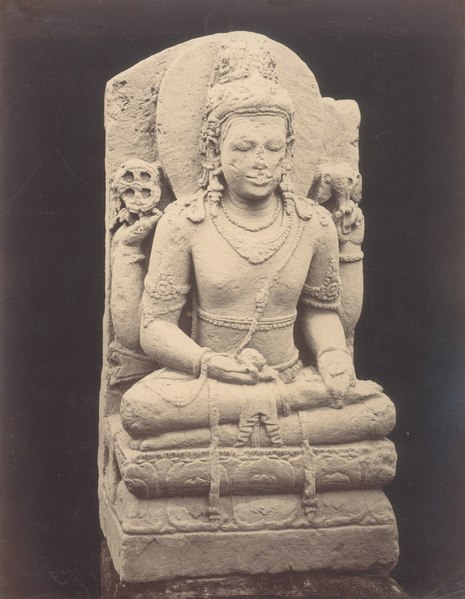 File:KITLV 87692 - Isidore van Kinsbergen - Sculpture of Vishnu came from Wonosobo, moved to the Museum of the Batavian Society of Arts and Sciences in Batavia - Before 1900.tif