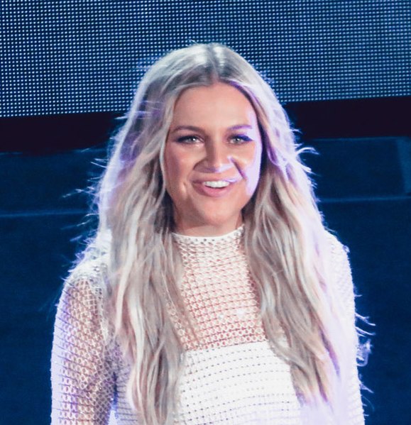 File:Kelsea Ballerini performing at Red Rocks Amphitheater 2 (cropped).jpg