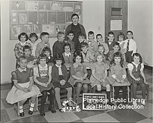 A kindergarten class' picture, taken in 1959 at the Temple Annex School. Kindergarten Annex School Plainedge LI.jpg