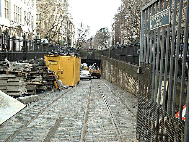 One entrance to the Kingsway tramway subway in 2004