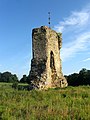 All that remains of the castle is a single, 11m-high wall. It is generally attributed to the early 13th century, possibly when the castle was held by King John.