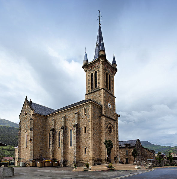 File:La Cresse-eglise-pano.jpg