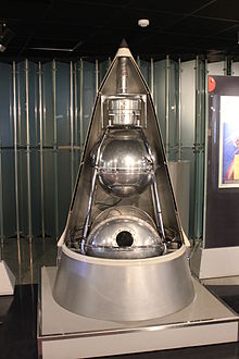 Laika ac Sputnik 2 Replica (6995685051).jpg
