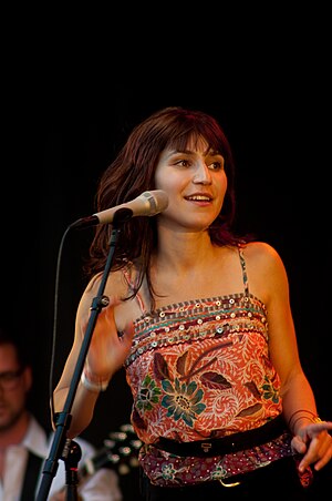 Laleh 2009 3.jpg