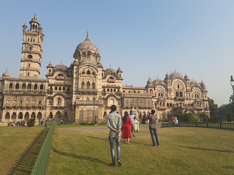 File:Laxmi Vilas Palace 2.jpg