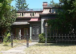 Lewis-Syford house (Lincoln, Nebraska) from W 2.JPG