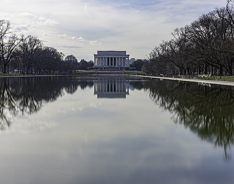 File:Lincolnmemorial reflection.jpg